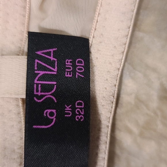 La Senza Embroidered Bra 32D & Flowy Shorts UK10 S - Picture 11 of 16